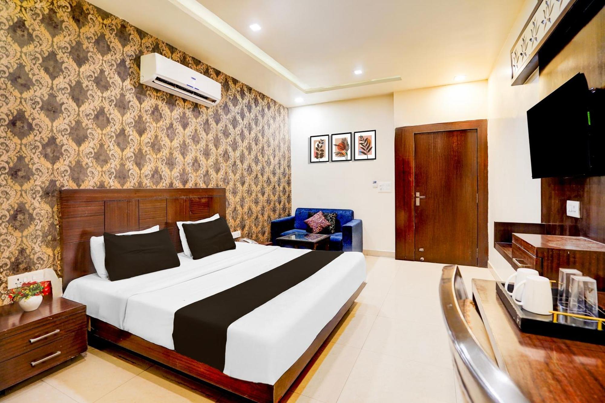 Super Townhouse Lalghati Near Airport Bhopal Eksteriør billede